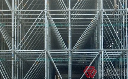 盤(pán)扣式腳手架配件、立桿的使用