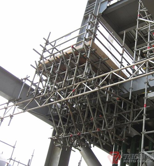 移動(dòng)腳手架需要哪些配件？