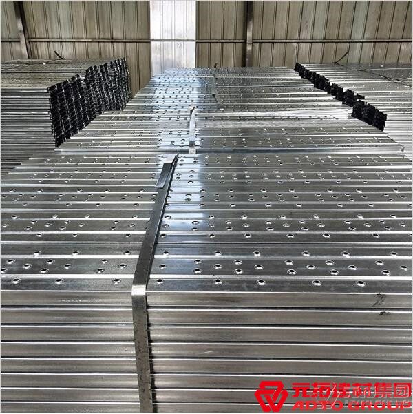 鋼跳板有哪些特點(diǎn)？施工有哪些注意事項(xiàng)？