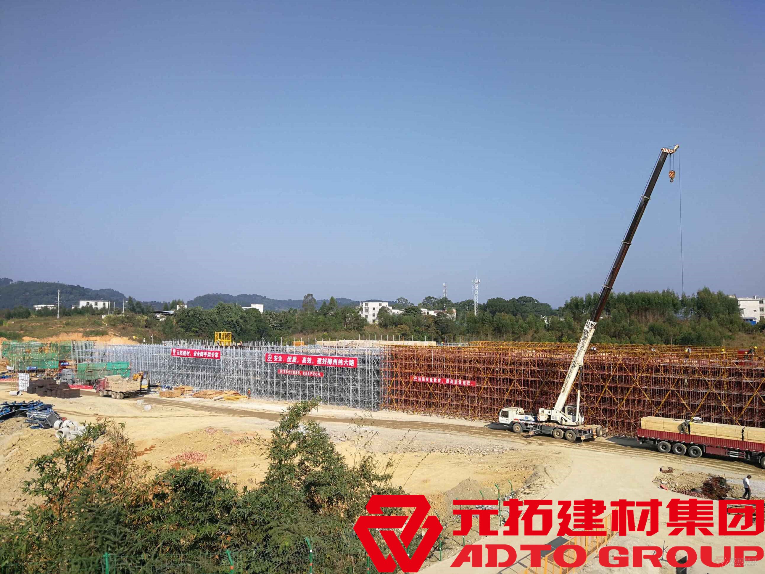 柳州緯六路建設(shè)使用元拓盤扣式腳手架 柳州緯六路建設(shè)使用元拓盤扣式腳手架